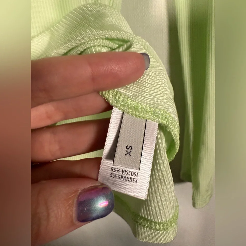 St. John Turtleneck Stretch Top Ribbed Long Sleeve Light Green Size XS - Picture 4 of 8